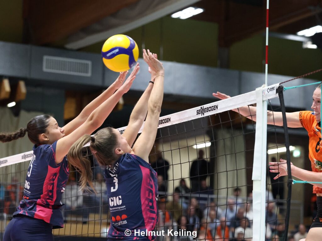 Nachwuchsspielerin Götte im Block mit Kleiner