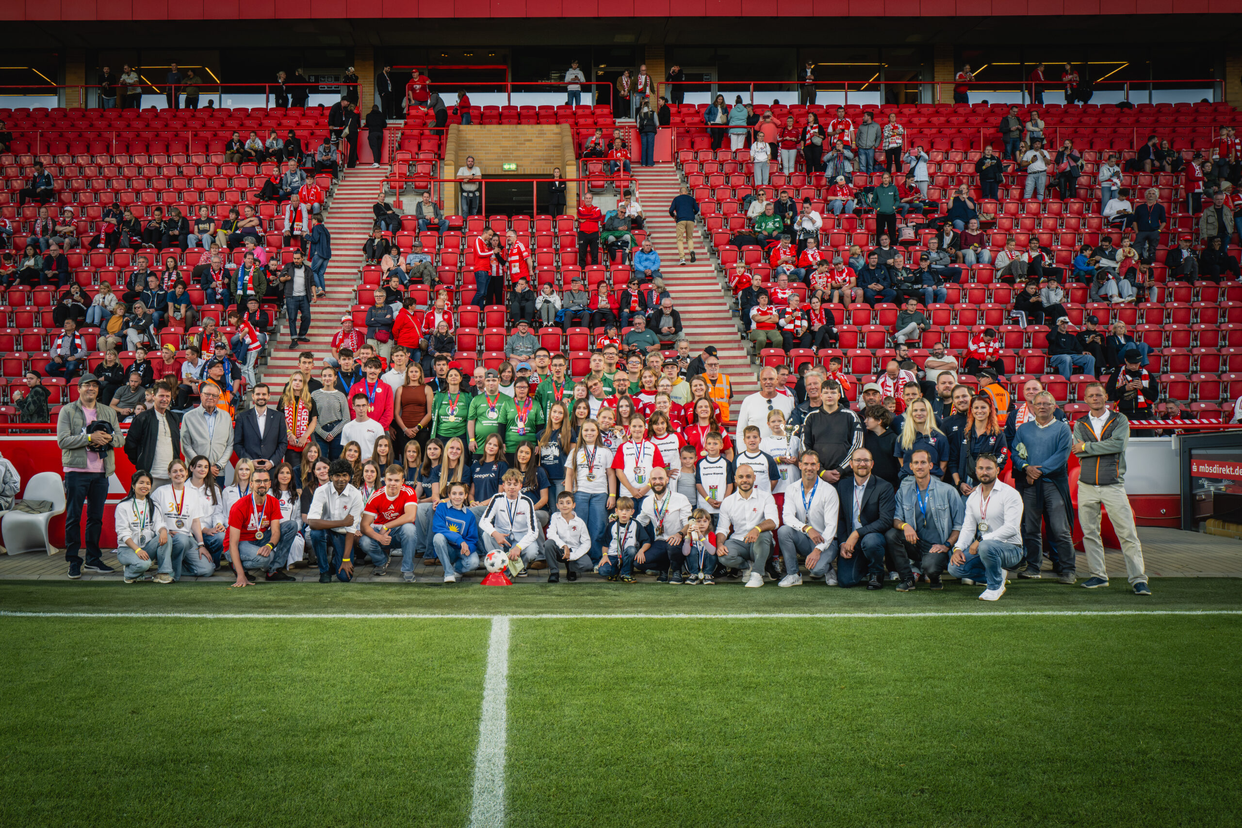 BBSC bei den "Sportbotschaftern" 2026 geehrt: U16-Team und Co-Trainerin Katharina Kummer wurden für ihre Leistungen ausgezeichnet.